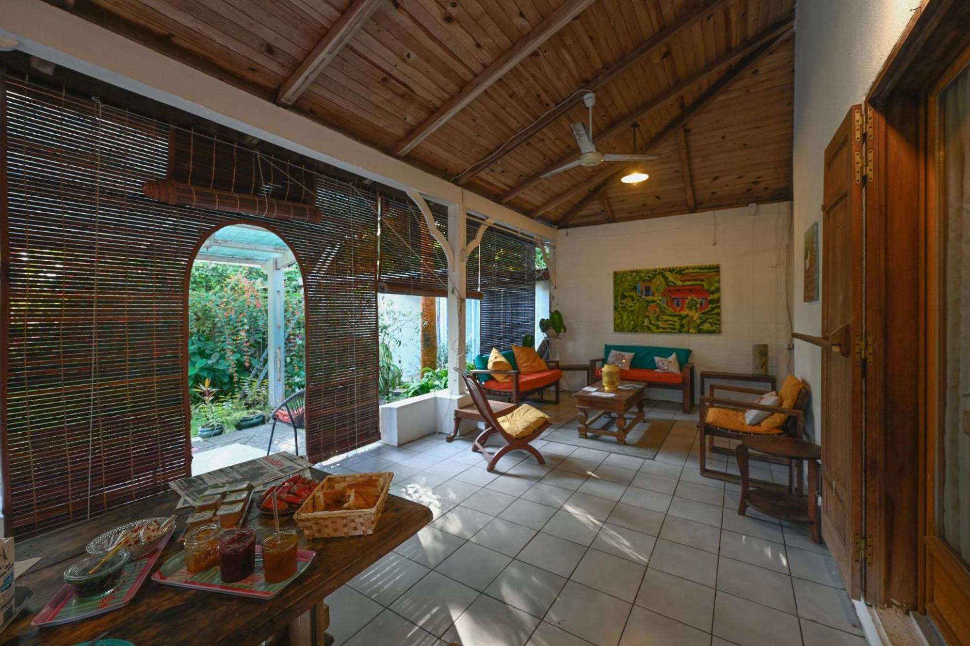 Le Medinilla Bed and Breakfast Bras-Panon Exteriör bild